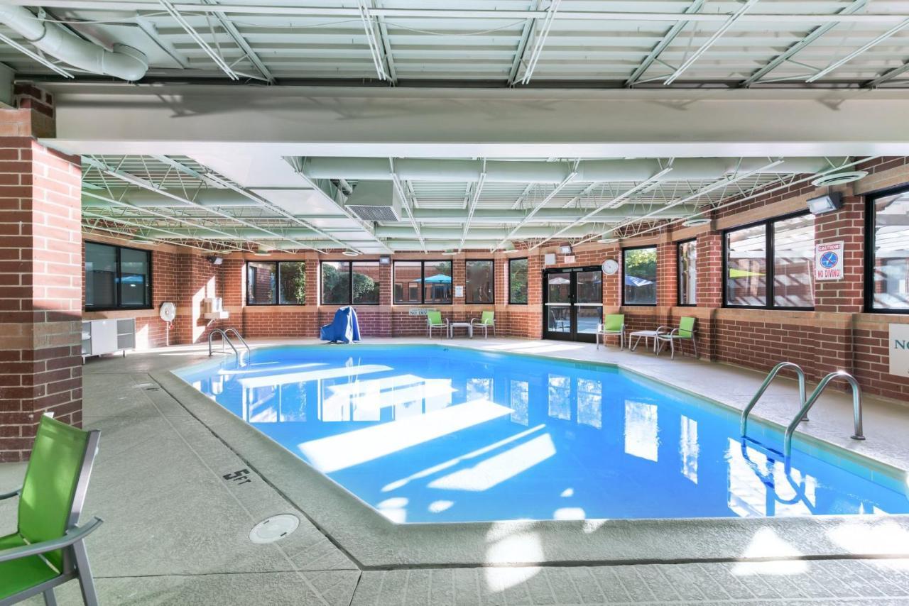 Holiday Inn Express Naperville By Ihg Extérieur photo