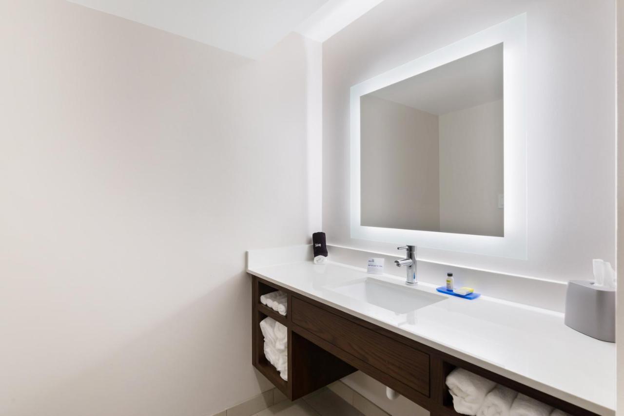 Holiday Inn Express Naperville By Ihg Extérieur photo